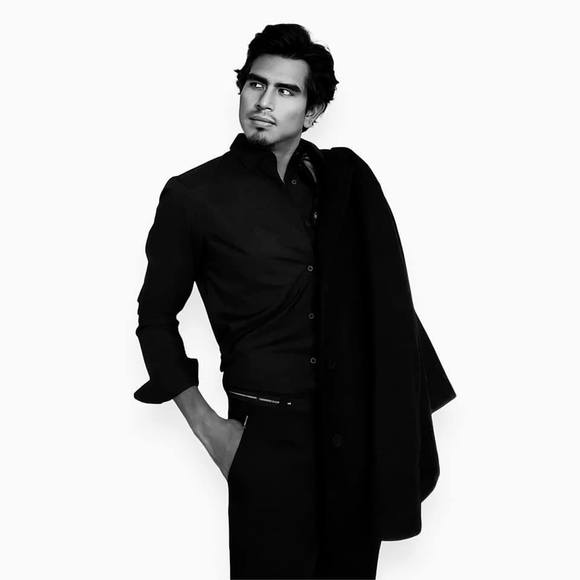 Meet your Posher, Eduardo - Picture 1 of 1